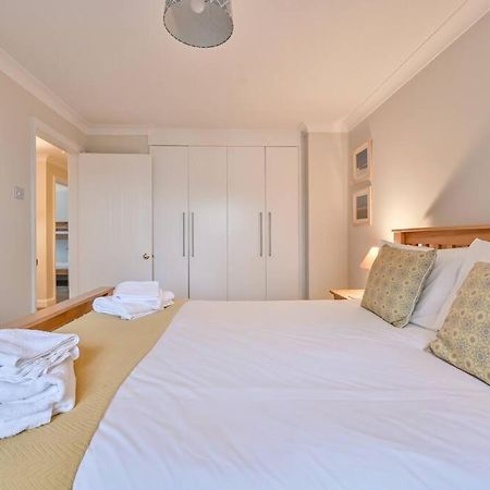 Spacious Sandbanks Apartment Near Beach And Bars With Free Parking Poole Exterior foto