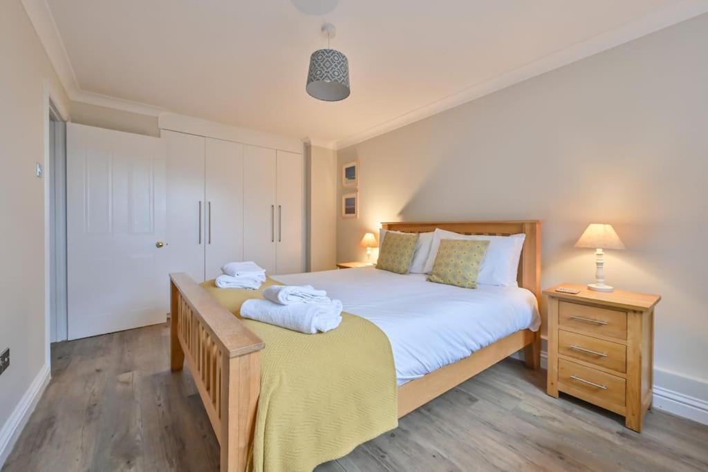 Spacious Sandbanks Apartment Near Beach And Bars With Free Parking Poole Exterior foto