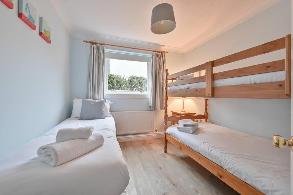 Spacious Sandbanks Apartment Near Beach And Bars With Free Parking Poole Exterior foto
