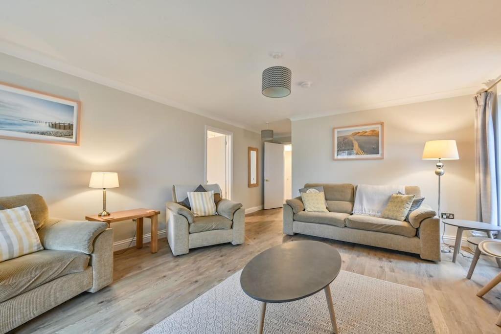 Spacious Sandbanks Apartment Near Beach And Bars With Free Parking Poole Exterior foto